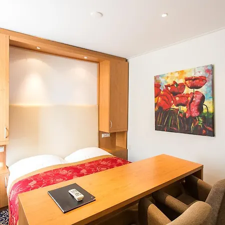 Cafe Restaurant De Gouden Karper Hotel 3*